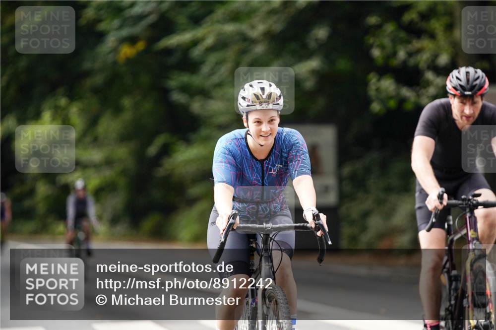 14.09.2025 - Stadtparktriathlon Michael Burmester http://msf.ph/oto/8912242 14.09.2025 11:30:56 Radfahren 862, 882, 929, 945, 964, 987, 998 meine-sportfotos.de