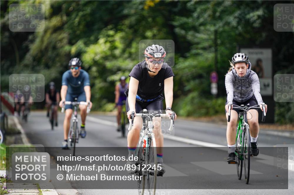 14.09.2025 - Stadtparktriathlon Michael Burmester http://msf.ph/oto/8912245 14.09.2025 11:30:59 Radfahren 862, 882, 929, 945, 957, 964, 987 meine-sportfotos.de