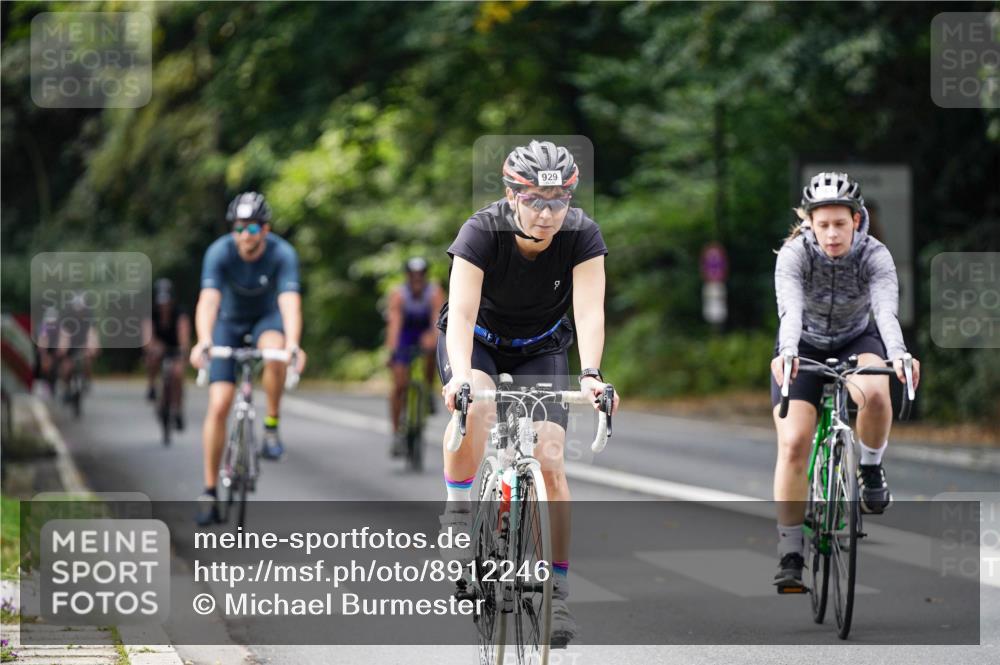 14.09.2025 - Stadtparktriathlon Michael Burmester http://msf.ph/oto/8912246 14.09.2025 11:31:00 Radfahren 862, 882, 929, 945, 957, 964, 987 meine-sportfotos.de