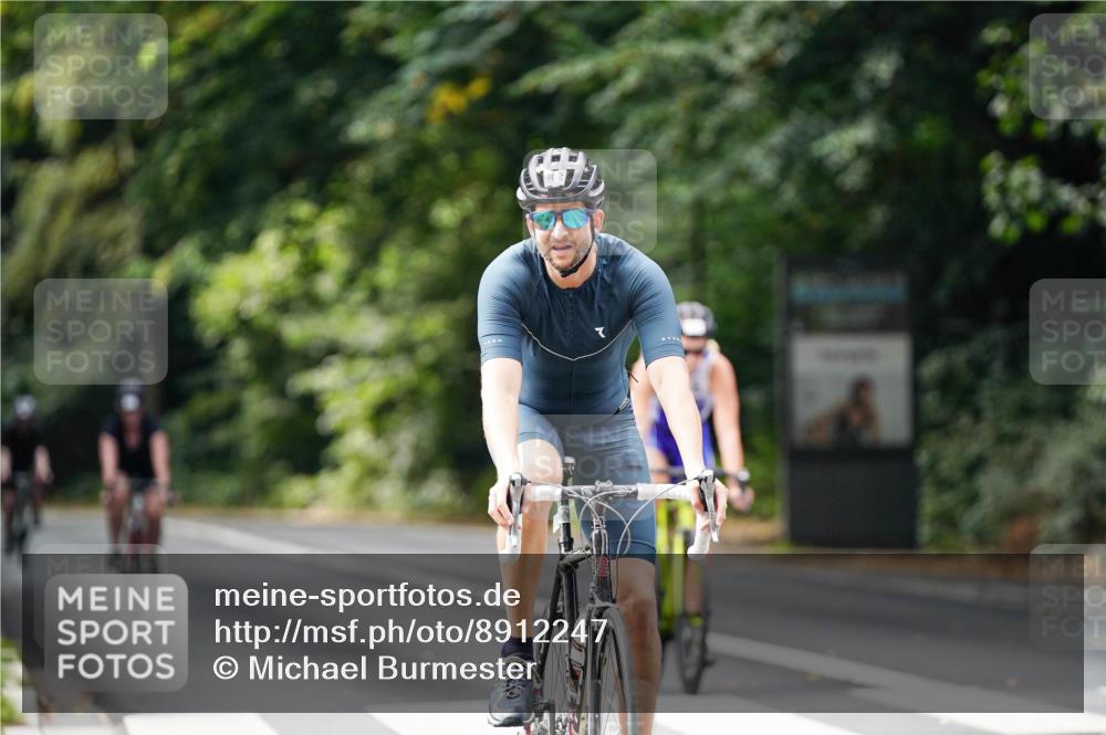 14.09.2025 - Stadtparktriathlon Michael Burmester http://msf.ph/oto/8912247 14.09.2025 11:31:01 Radfahren 862, 882, 920, 929, 945, 957, 964, 987 meine-sportfotos.de