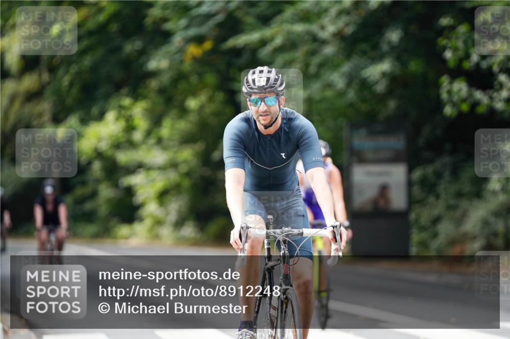 14.09.2025 - Stadtparktriathlon Michael Burmester http://msf.ph/oto/8912248 14.09.2025 11:31:01 Radfahren 862, 882, 920, 929, 945, 957, 964, 987 meine-sportfotos.de