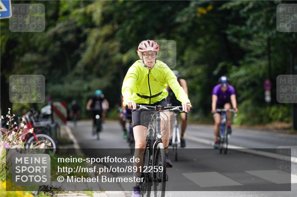 14.09.2025 - Stadtparktriathlon Michael Burmester http://msf.ph/oto/8912259 14.09.2025 11:31:15 Radfahren 858, 886, 920, 943, 972, 978, 1007 meine-sportfotos.de