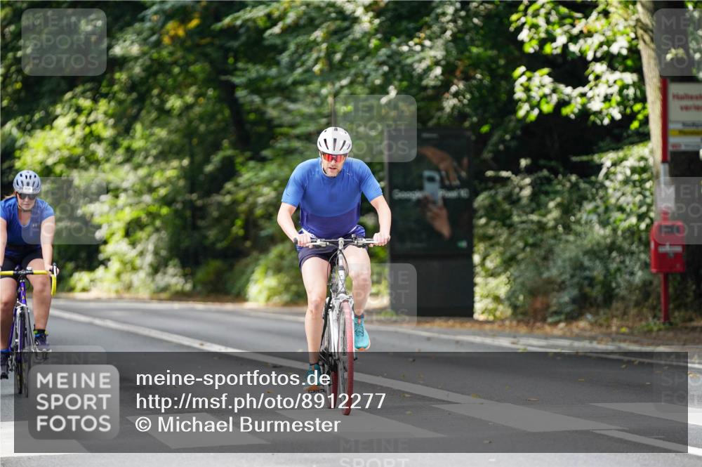 14.09.2025 - Stadtparktriathlon Michael Burmester http://msf.ph/oto/8912277 14.09.2025 11:31:39 Radfahren 876, 893, 895, 940, 958 meine-sportfotos.de