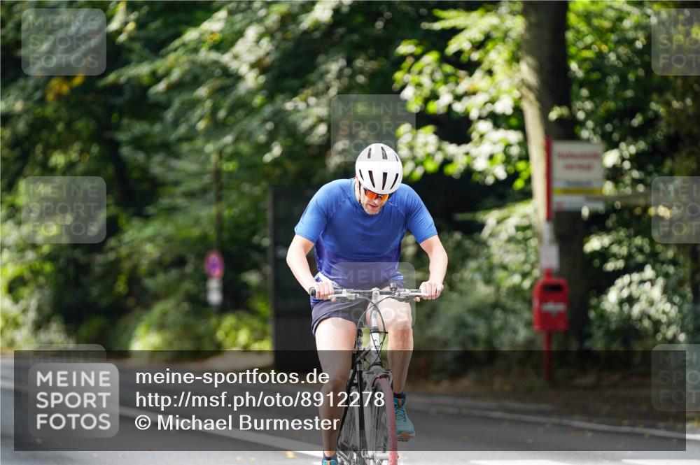 14.09.2025 - Stadtparktriathlon Michael Burmester http://msf.ph/oto/8912278 14.09.2025 11:31:40 Radfahren 876, 893, 895, 940, 958 meine-sportfotos.de