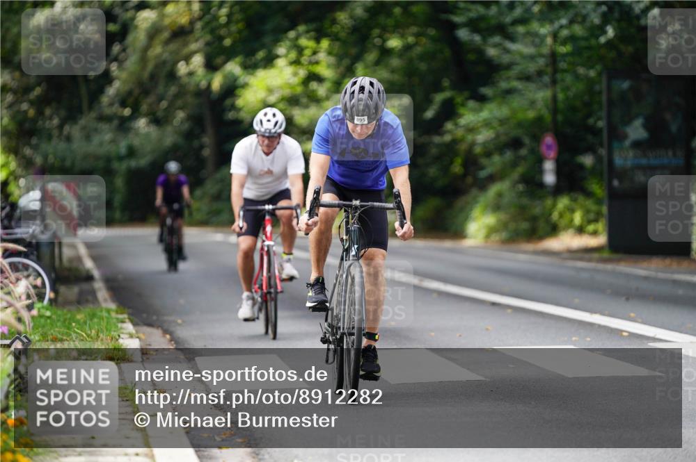 14.09.2025 - Stadtparktriathlon Michael Burmester http://msf.ph/oto/8912282 14.09.2025 11:31:45 Radfahren 876, 893, 895, 948, 958 meine-sportfotos.de