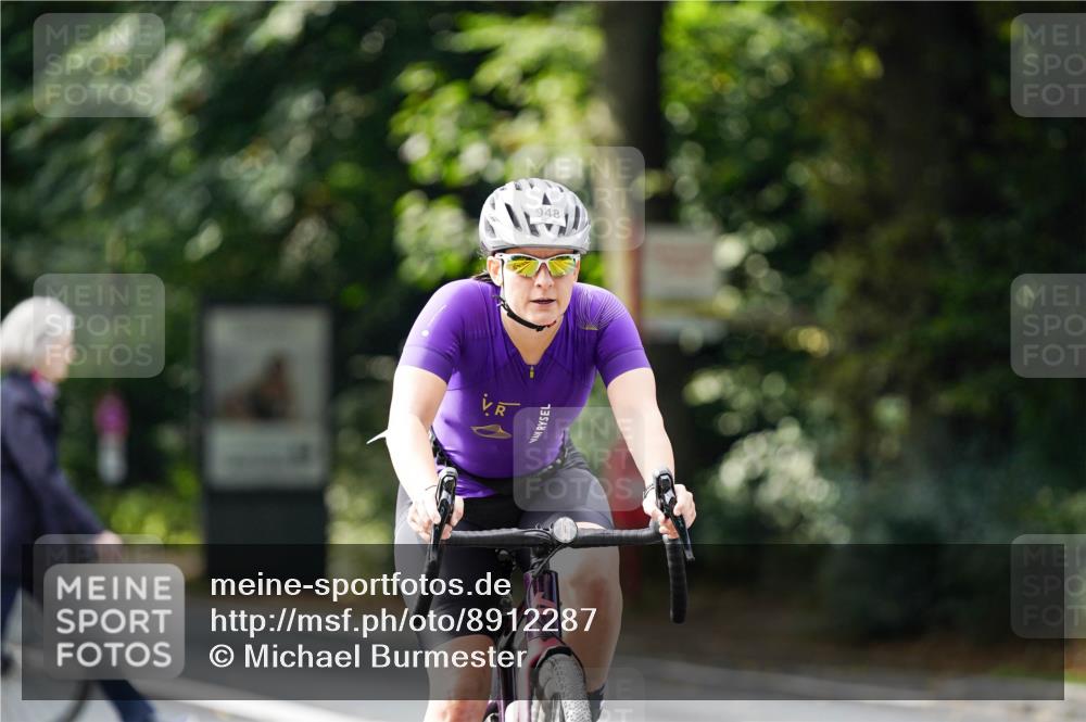 14.09.2025 - Stadtparktriathlon Michael Burmester http://msf.ph/oto/8912287 14.09.2025 11:31:51 Radfahren 876, 895, 948 meine-sportfotos.de