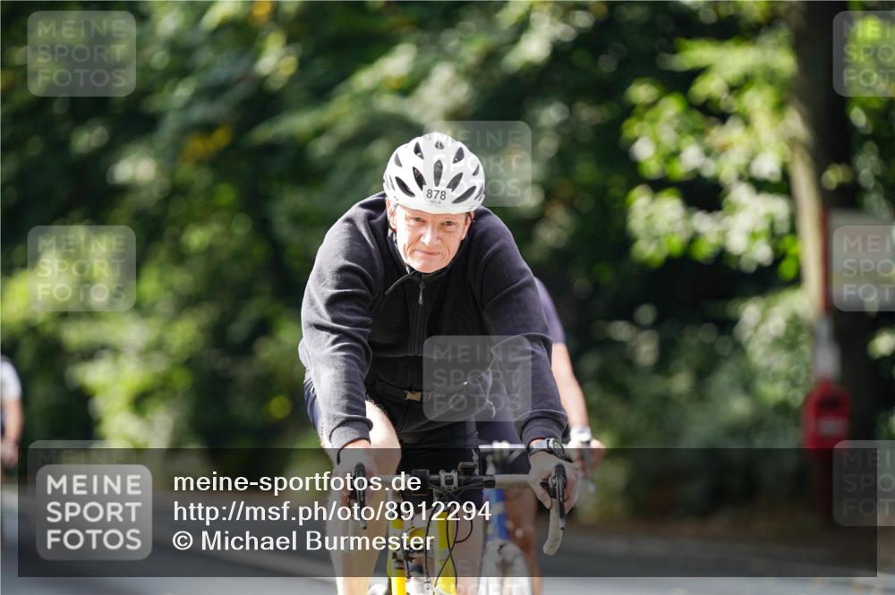 14.09.2025 - Stadtparktriathlon Michael Burmester http://msf.ph/oto/8912294 14.09.2025 11:32:05 Radfahren 877, 878, 900, 915 meine-sportfotos.de