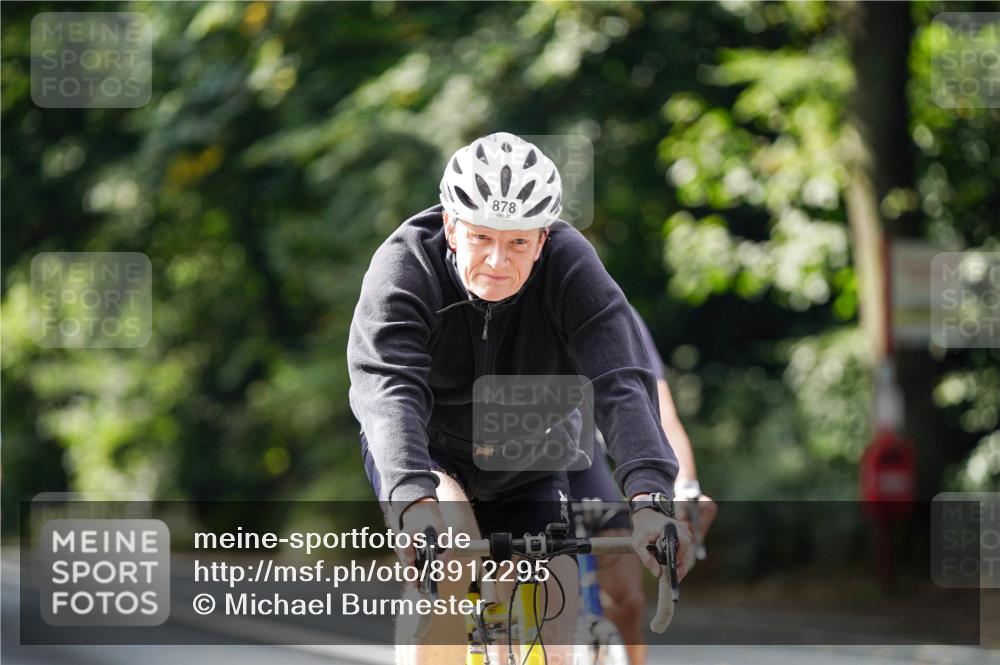 14.09.2025 - Stadtparktriathlon Michael Burmester http://msf.ph/oto/8912295 14.09.2025 11:32:05 Radfahren 877, 878, 900, 915 meine-sportfotos.de