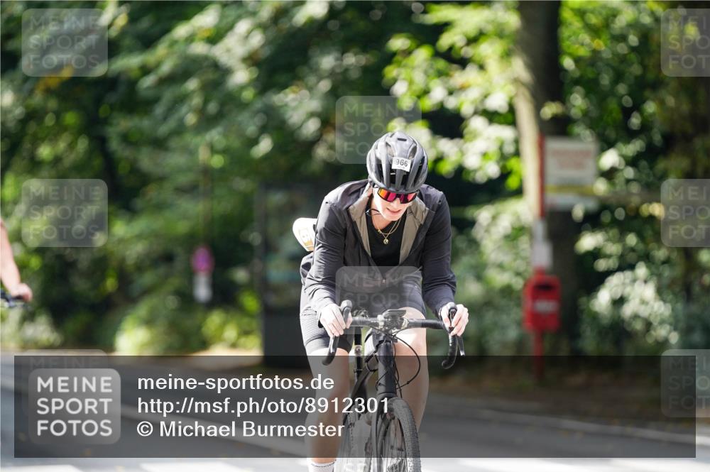 14.09.2025 - Stadtparktriathlon Michael Burmester http://msf.ph/oto/8912301 14.09.2025 11:32:14 Radfahren 894, 966, 968, 974, 997, 1017 meine-sportfotos.de