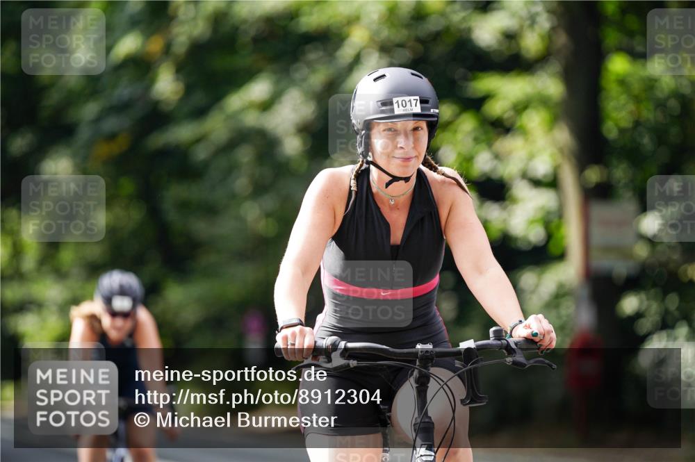 14.09.2025 - Stadtparktriathlon Michael Burmester http://msf.ph/oto/8912304 14.09.2025 11:32:16 Radfahren 894, 966, 968, 974, 997, 1017 meine-sportfotos.de