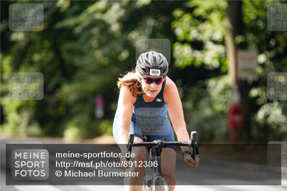 14.09.2025 - Stadtparktriathlon Michael Burmester http://msf.ph/oto/8912306 14.09.2025 11:32:17 Radfahren 894, 966, 968, 974, 997, 1017 meine-sportfotos.de