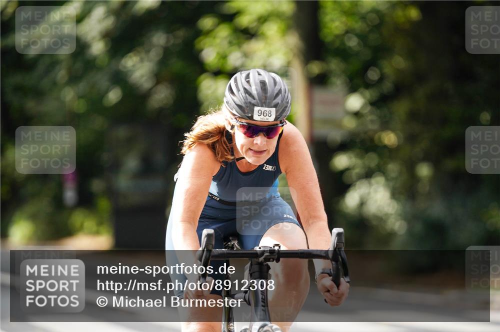 14.09.2025 - Stadtparktriathlon Michael Burmester http://msf.ph/oto/8912308 14.09.2025 11:32:17 Radfahren 894, 966, 968, 974, 997, 1017 meine-sportfotos.de