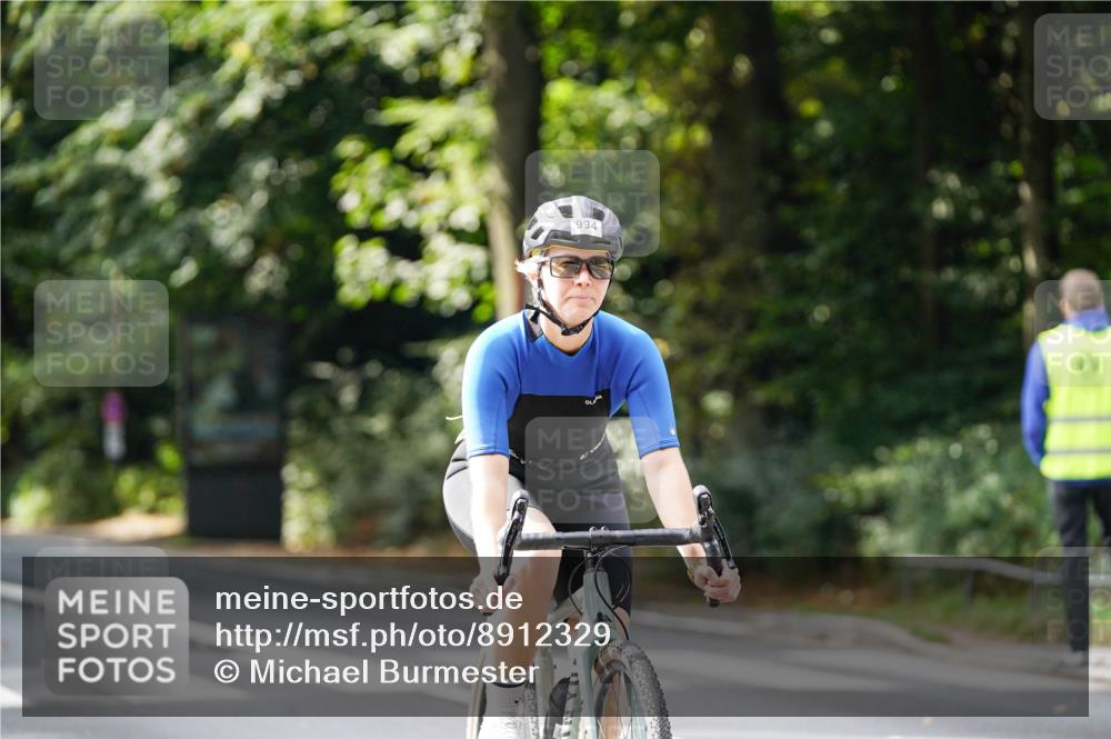 14.09.2025 - Stadtparktriathlon Michael Burmester http://msf.ph/oto/8912329 14.09.2025 11:32:54 Radfahren 936, 994 meine-sportfotos.de
