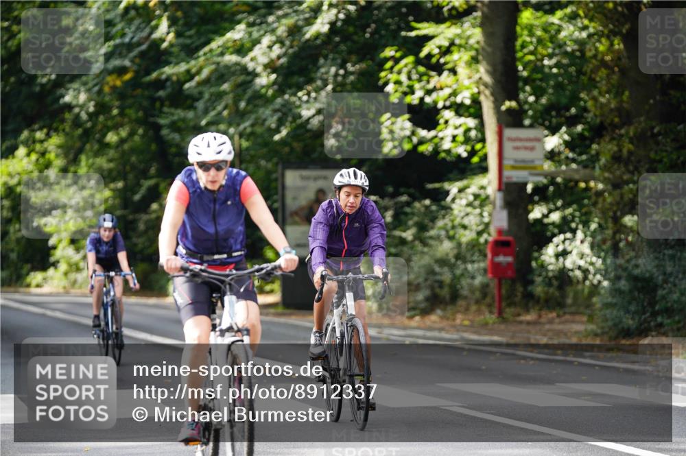 14.09.2025 - Stadtparktriathlon Michael Burmester http://msf.ph/oto/8912337 14.09.2025 11:33:16 Radfahren 946, 980, 992, 1005, 1011, 1067 meine-sportfotos.de