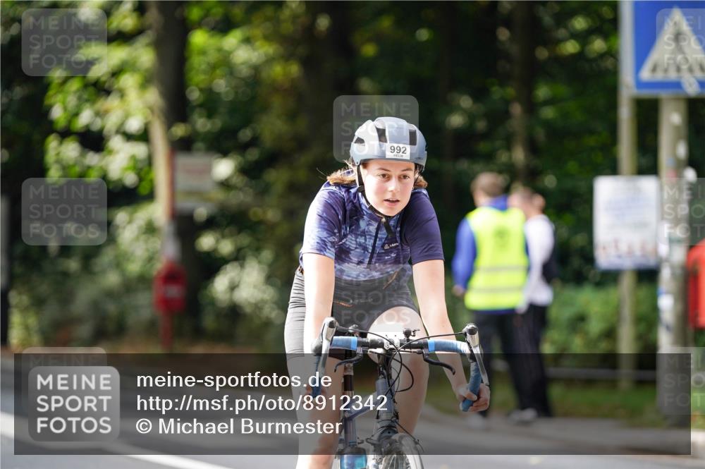 14.09.2025 - Stadtparktriathlon Michael Burmester http://msf.ph/oto/8912342 14.09.2025 11:33:19 Radfahren 824, 946, 980, 992, 1005, 1011, 1067 meine-sportfotos.de