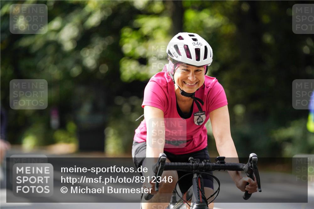 14.09.2025 - Stadtparktriathlon Michael Burmester http://msf.ph/oto/8912346 14.09.2025 11:33:22 Radfahren 824, 839, 946, 962, 980, 992, 1005, 1008, 1011, 1067 meine-sportfotos.de