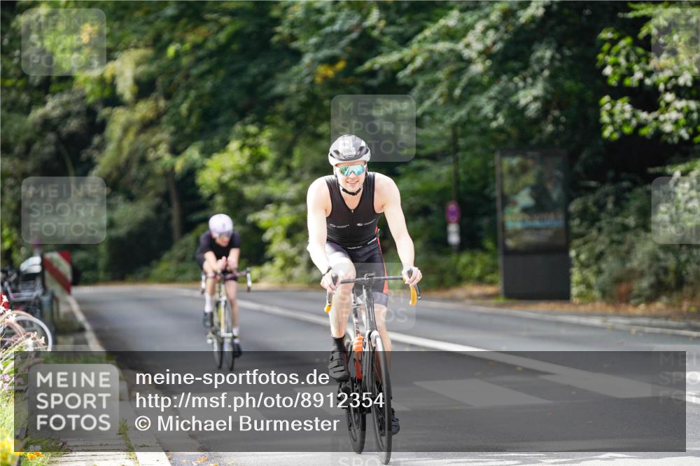 14.09.2025 - Stadtparktriathlon Michael Burmester http://msf.ph/oto/8912354 14.09.2025 11:33:38 Radfahren 951, 1006, 1069 meine-sportfotos.de