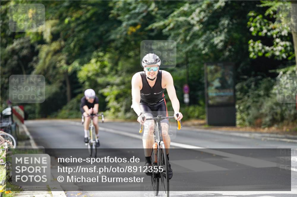 14.09.2025 - Stadtparktriathlon Michael Burmester http://msf.ph/oto/8912355 14.09.2025 11:33:38 Radfahren 951, 1006, 1069 meine-sportfotos.de
