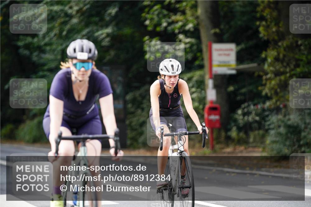 14.09.2025 - Stadtparktriathlon Michael Burmester http://msf.ph/oto/8912384 14.09.2025 11:34:32 Radfahren 902, 926, 934, 969, 1035 meine-sportfotos.de