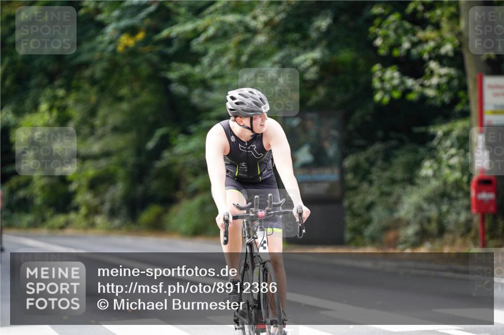 14.09.2025 - Stadtparktriathlon Michael Burmester http://msf.ph/oto/8912386 14.09.2025 11:34:34 Radfahren 902, 926, 969, 993, 1035 meine-sportfotos.de