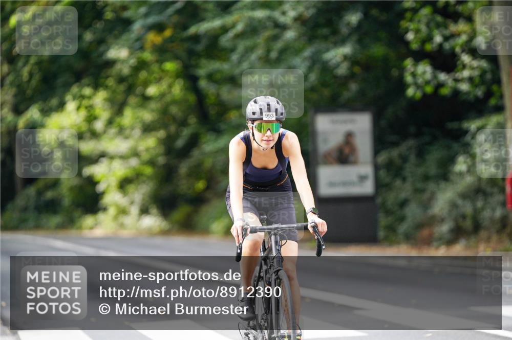 14.09.2025 - Stadtparktriathlon Michael Burmester http://msf.ph/oto/8912390 14.09.2025 11:34:41 Radfahren 976, 993, 1035 meine-sportfotos.de