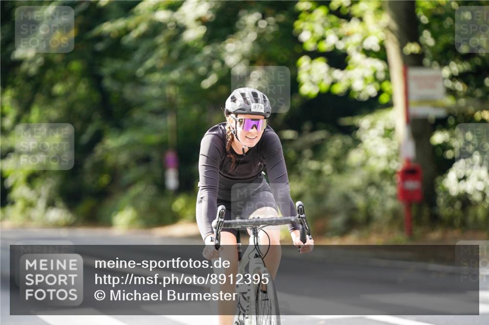 14.09.2025 - Stadtparktriathlon Michael Burmester http://msf.ph/oto/8912395 14.09.2025 11:34:52 Radfahren 976, 979, 1082 meine-sportfotos.de