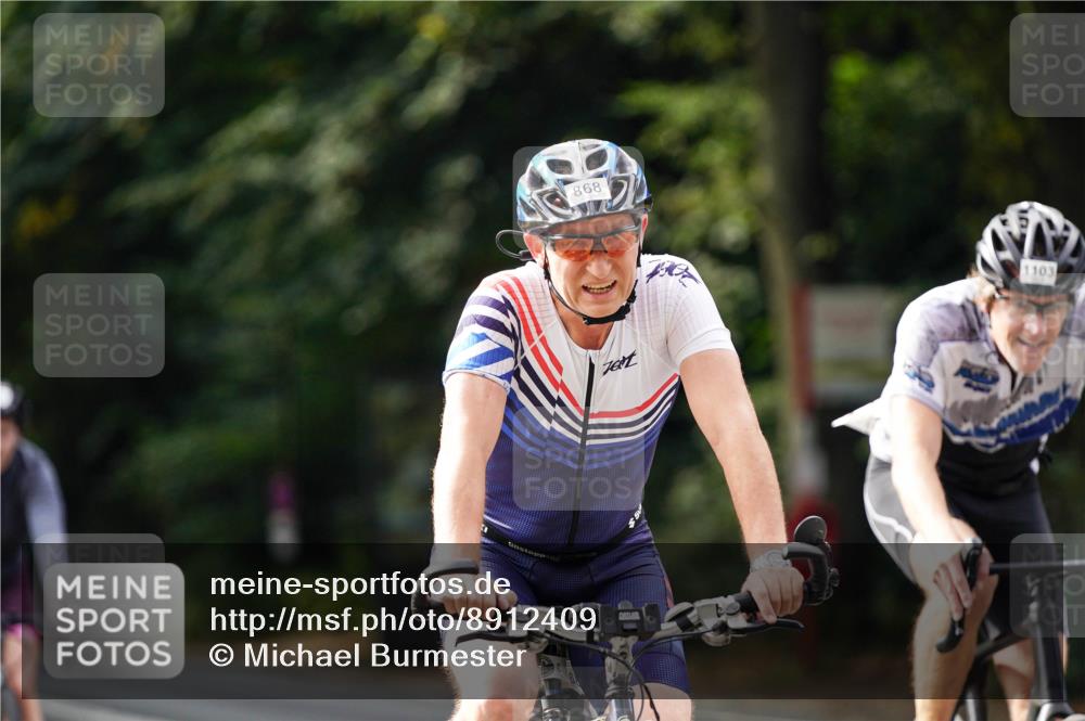 14.09.2025 - Stadtparktriathlon Michael Burmester http://msf.ph/oto/8912409 14.09.2025 11:35:16 Radfahren 868, 932, 990, 1012, 1041, 1103 meine-sportfotos.de