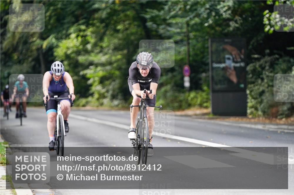 14.09.2025 - Stadtparktriathlon Michael Burmester http://msf.ph/oto/8912412 14.09.2025 11:35:20 Radfahren 868, 931, 932, 947, 990, 1041, 1103 meine-sportfotos.de