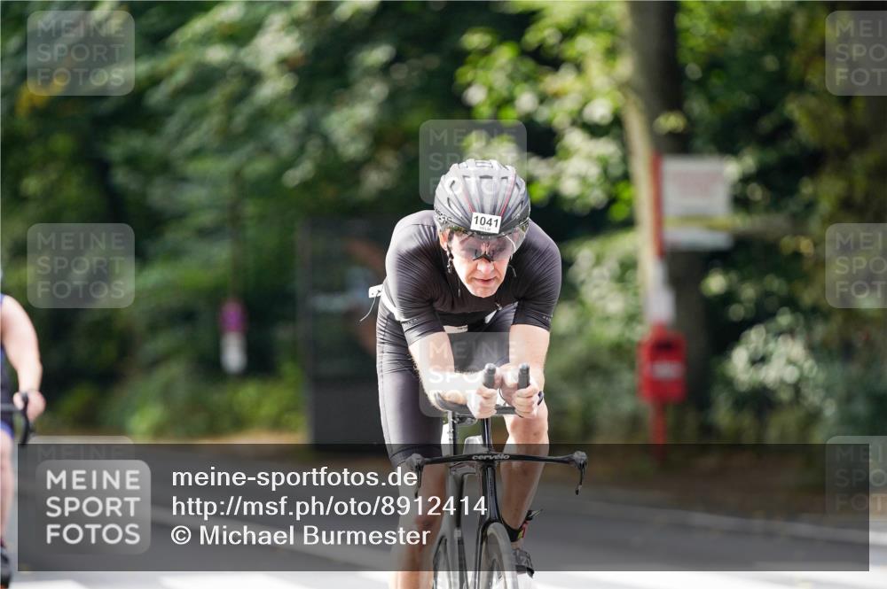 14.09.2025 - Stadtparktriathlon Michael Burmester http://msf.ph/oto/8912414 14.09.2025 11:35:21 Radfahren 868, 931, 932, 947, 990, 1041, 1103 meine-sportfotos.de