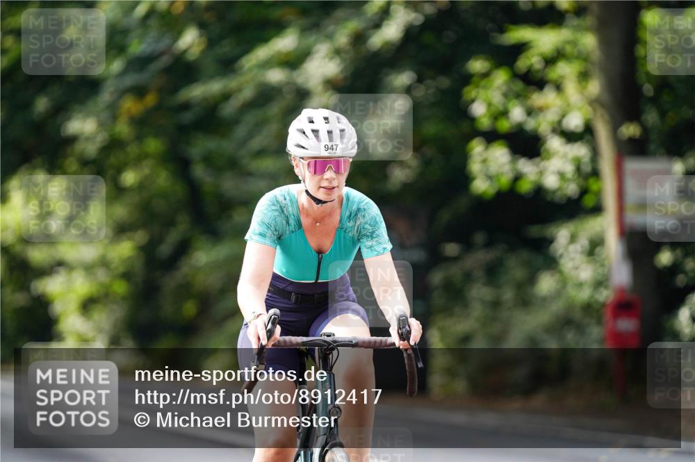 14.09.2025 - Stadtparktriathlon Michael Burmester http://msf.ph/oto/8912417 14.09.2025 11:35:25 Radfahren 931, 947, 990, 1023, 1041 meine-sportfotos.de