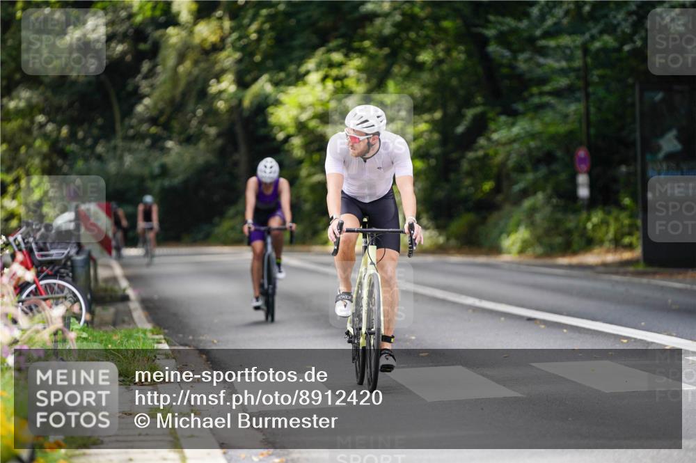 14.09.2025 - Stadtparktriathlon Michael Burmester http://msf.ph/oto/8912420 14.09.2025 11:35:32 Radfahren 931, 941, 1023 meine-sportfotos.de