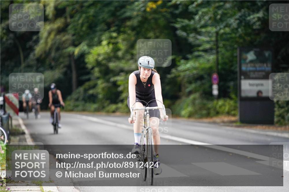 14.09.2025 - Stadtparktriathlon Michael Burmester http://msf.ph/oto/8912424 14.09.2025 11:35:40 Radfahren 941, 995, 1020 meine-sportfotos.de