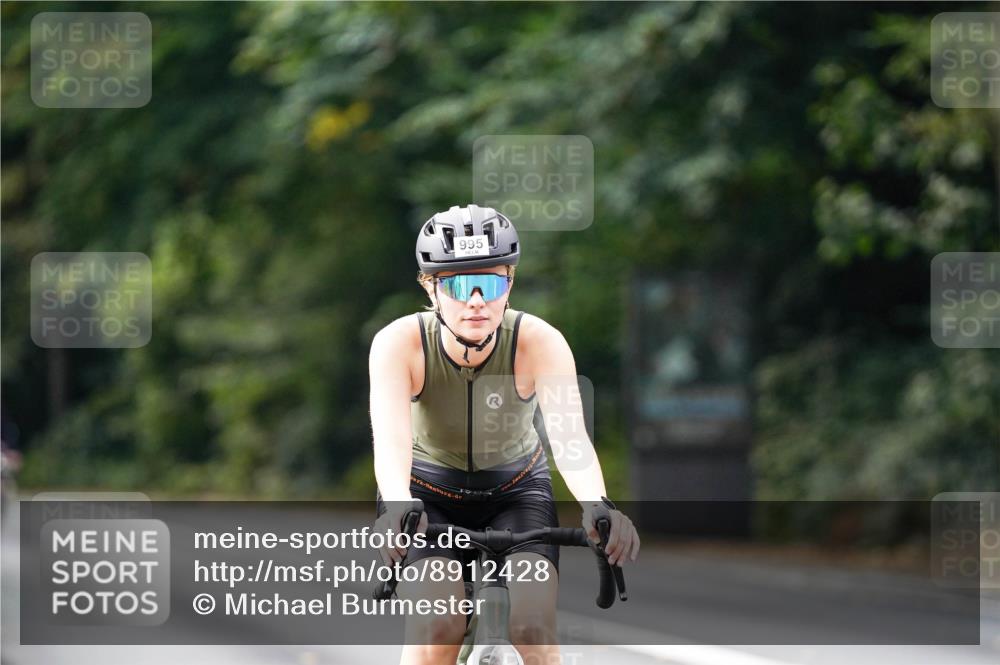 14.09.2025 - Stadtparktriathlon Michael Burmester http://msf.ph/oto/8912428 14.09.2025 11:35:46 Radfahren 995, 996, 1020, 1076 meine-sportfotos.de