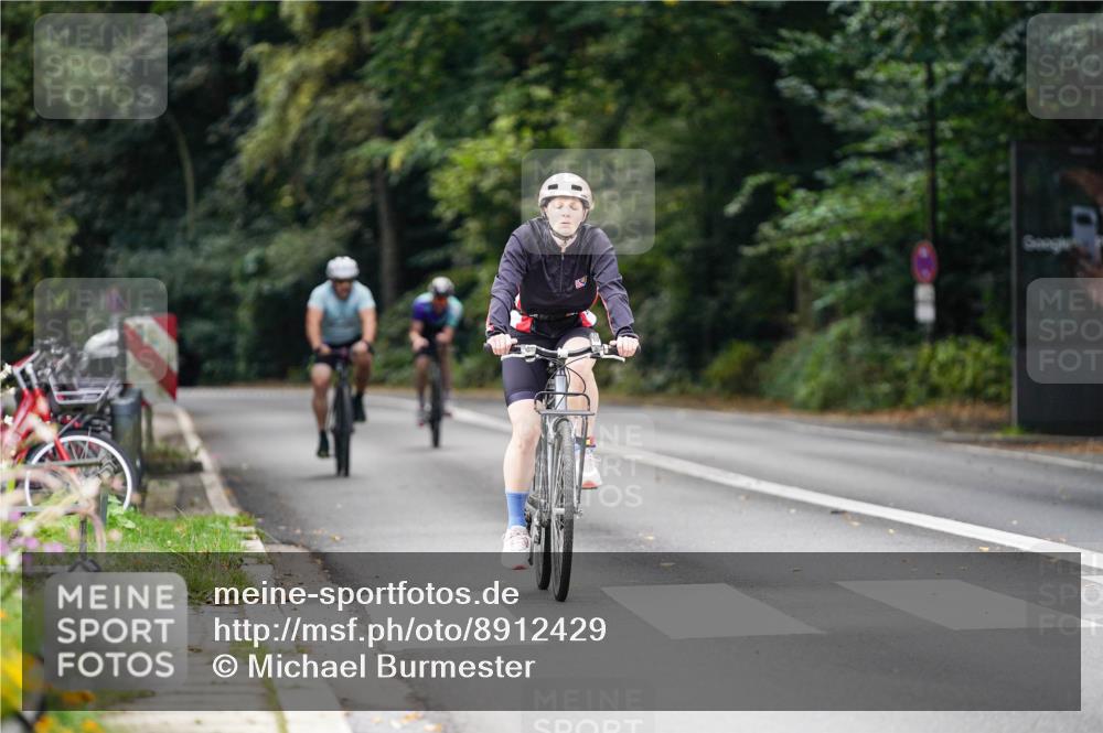14.09.2025 - Stadtparktriathlon Michael Burmester http://msf.ph/oto/8912429 14.09.2025 11:35:49 Radfahren 837, 995, 996, 1076 meine-sportfotos.de