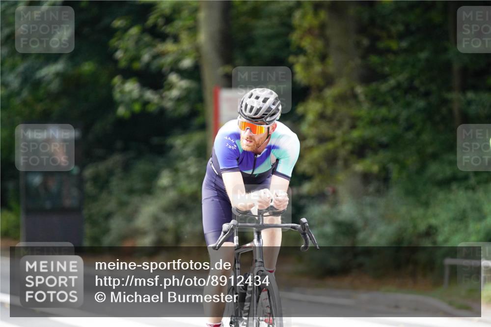 14.09.2025 - Stadtparktriathlon Michael Burmester http://msf.ph/oto/8912434 14.09.2025 11:35:54 Radfahren 837, 996, 1076, 1113 meine-sportfotos.de