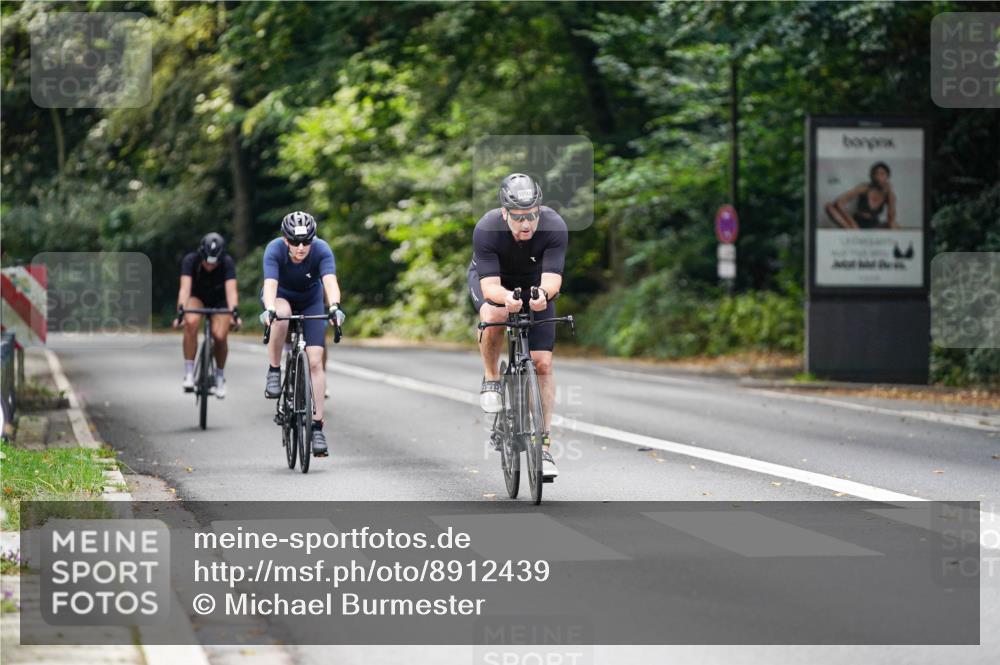 14.09.2025 - Stadtparktriathlon Michael Burmester http://msf.ph/oto/8912439 14.09.2025 11:36:02 Radfahren 837, 925, 944, 1009, 1092, 1113 meine-sportfotos.de