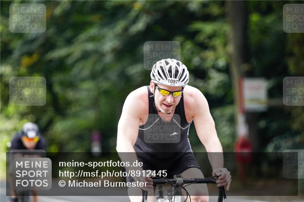 14.09.2025 - Stadtparktriathlon Michael Burmester http://msf.ph/oto/8912445 14.09.2025 11:36:17 Radfahren 890, 1072, 1097 meine-sportfotos.de