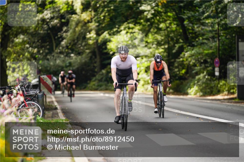 14.09.2025 - Stadtparktriathlon Michael Burmester http://msf.ph/oto/8912450 14.09.2025 11:36:29 Radfahren 1109, 1112, 1115 meine-sportfotos.de