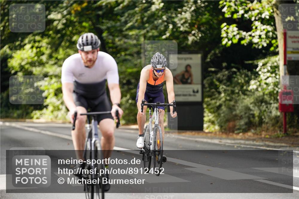 14.09.2025 - Stadtparktriathlon Michael Burmester http://msf.ph/oto/8912452 14.09.2025 11:36:31 Radfahren 1101, 1109, 1112, 1115 meine-sportfotos.de