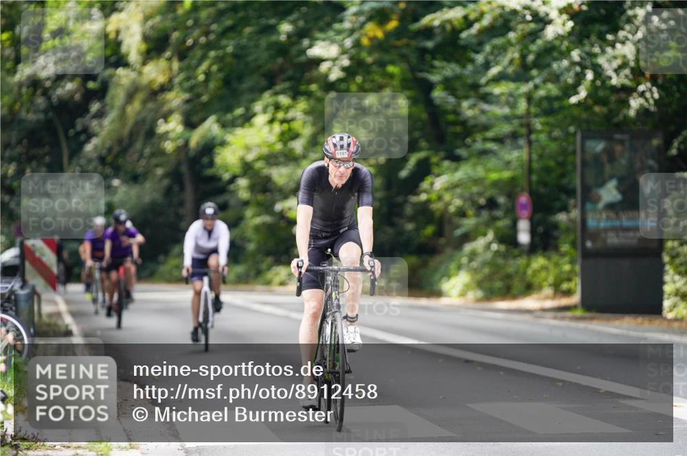 14.09.2025 - Stadtparktriathlon Michael Burmester http://msf.ph/oto/8912458 14.09.2025 11:36:38 Radfahren 916, 938, 973, 982, 989, 1018, 1101, 1112 meine-sportfotos.de
