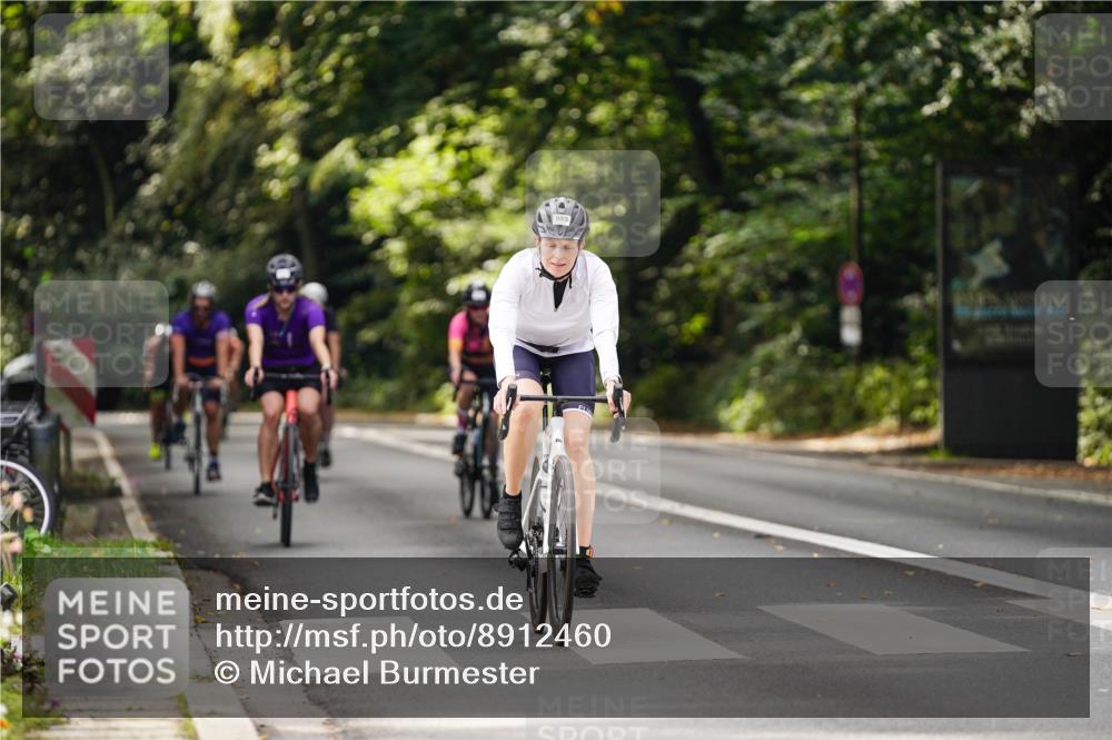 14.09.2025 - Stadtparktriathlon Michael Burmester http://msf.ph/oto/8912460 14.09.2025 11:36:40 Radfahren 916, 938, 973, 982, 989, 1018, 1077, 1101, 1112 meine-sportfotos.de