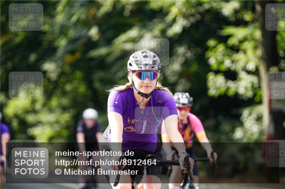 14.09.2025 - Stadtparktriathlon Michael Burmester http://msf.ph/oto/8912464 14.09.2025 11:36:43 Radfahren 916, 938, 973, 982, 989, 1018, 1077, 1083, 1101 meine-sportfotos.de