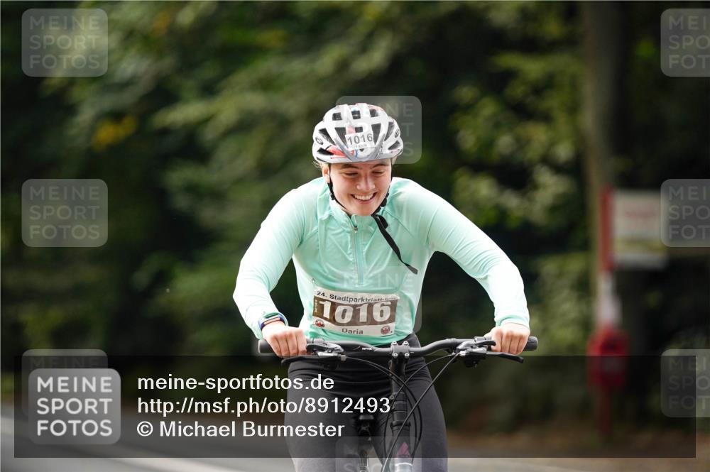 14.09.2025 - Stadtparktriathlon Michael Burmester http://msf.ph/oto/8912493 14.09.2025 11:37:38 Radfahren 1016, 1039, 1043, 1054, 1107 meine-sportfotos.de