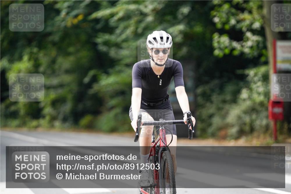 14.09.2025 - Stadtparktriathlon Michael Burmester http://msf.ph/oto/8912503 14.09.2025 11:37:49 Radfahren 981, 984, 1026, 1039, 1043, 1054, 1107 meine-sportfotos.de