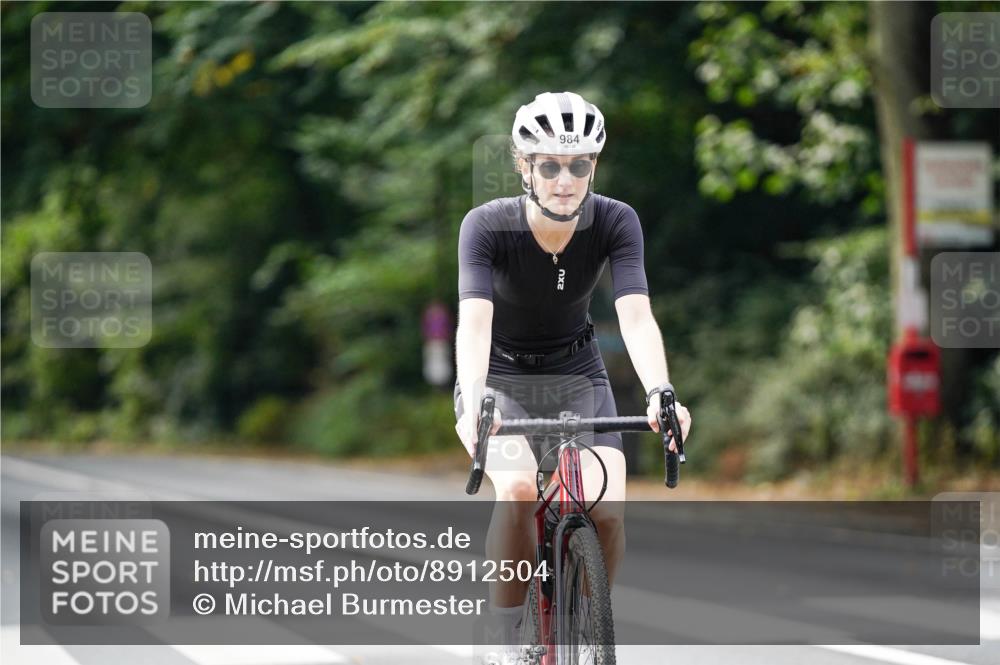 14.09.2025 - Stadtparktriathlon Michael Burmester http://msf.ph/oto/8912504 14.09.2025 11:37:49 Radfahren 981, 984, 1026, 1039, 1043, 1054, 1107 meine-sportfotos.de