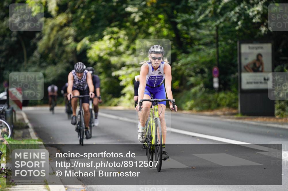 14.09.2025 - Stadtparktriathlon Michael Burmester http://msf.ph/oto/8912507 14.09.2025 11:37:58 Radfahren 963, 987, 1026, 1033, 1064, 1080, 1102 meine-sportfotos.de
