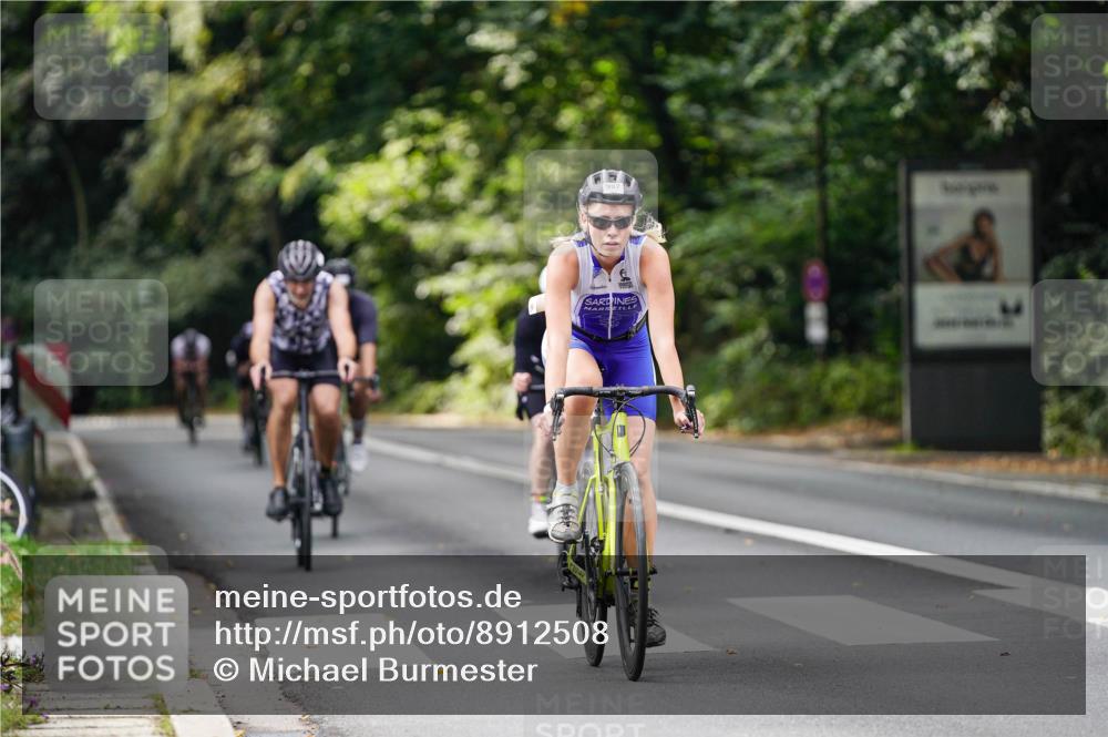 14.09.2025 - Stadtparktriathlon Michael Burmester http://msf.ph/oto/8912508 14.09.2025 11:37:58 Radfahren 963, 987, 1026, 1033, 1064, 1080, 1102 meine-sportfotos.de