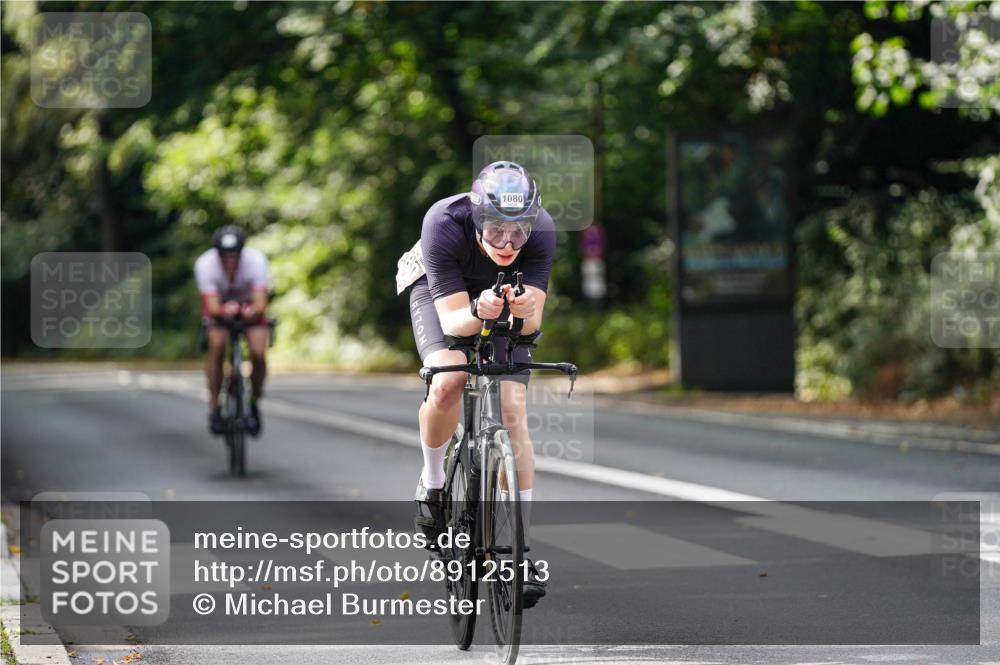 14.09.2025 - Stadtparktriathlon Michael Burmester http://msf.ph/oto/8912513 14.09.2025 11:38:03 Radfahren 963, 987, 1033, 1064, 1080, 1102 meine-sportfotos.de