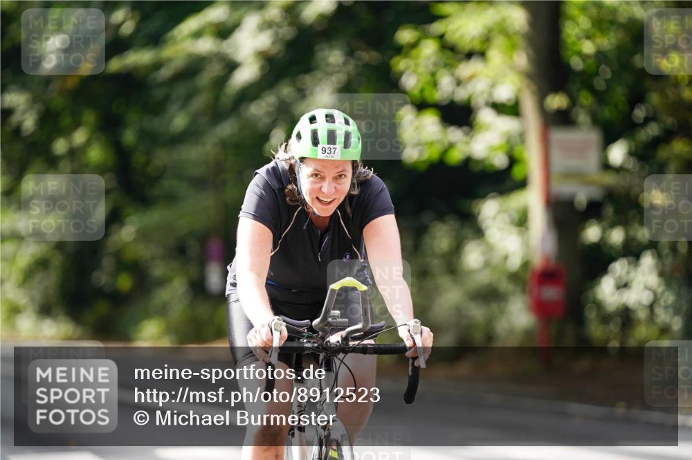 14.09.2025 - Stadtparktriathlon Michael Burmester http://msf.ph/oto/8912523 14.09.2025 11:38:21 Radfahren 937, 939 meine-sportfotos.de