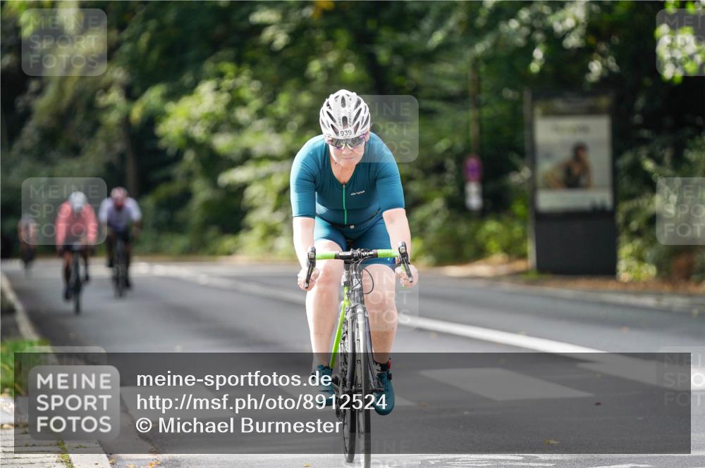 14.09.2025 - Stadtparktriathlon Michael Burmester http://msf.ph/oto/8912524 14.09.2025 11:38:26 Radfahren 828, 937, 939, 955 meine-sportfotos.de